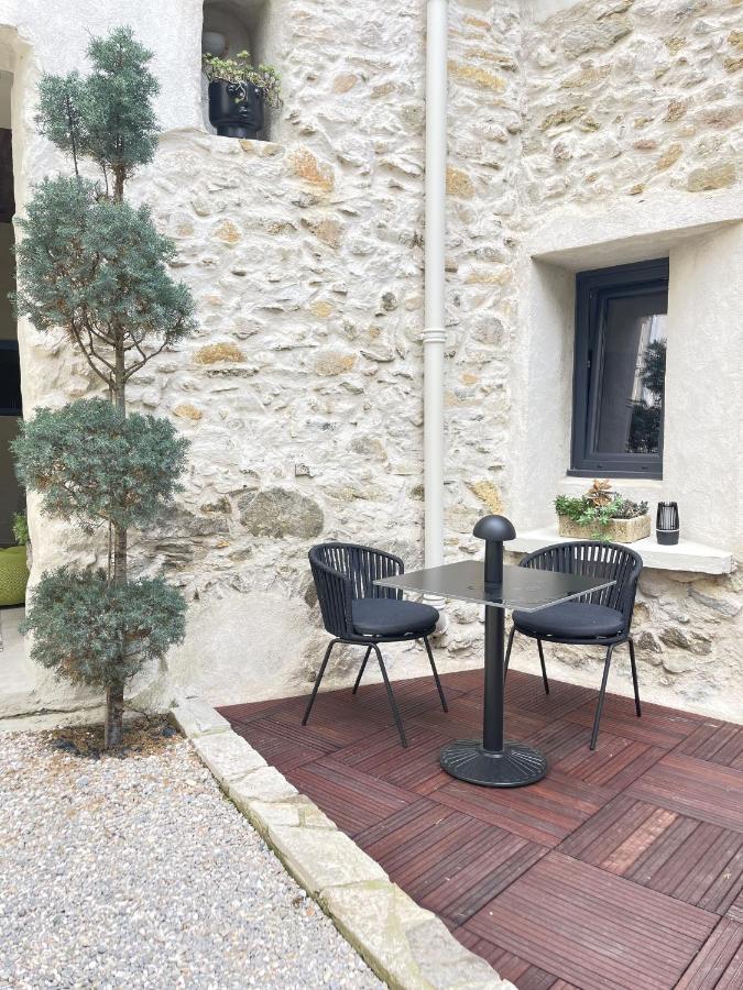 L'Oiseau Bleu Suite Merle Bleu Roubia Bagian luar foto